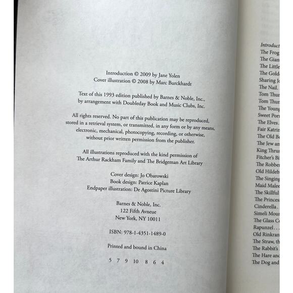 😍Grimm's Complete Fairytales Hard Cover Gold Embossed 211 Stories With Ribbon - Picture 4 of 5